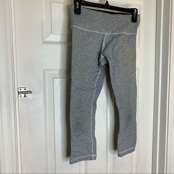 Lululemon Herringbone Ghost crop legging Size 6 - Picture 3 of 8